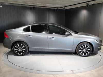 Volvo S60 S60 D2 BOITE AUTO GPS CAMERA SIEGES + VOLANT CHAUFF (2018) - Foto 2