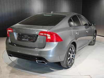 Volvo S60 S60 D2 BOITE AUTO GPS CAMERA SIEGES + VOLANT CHAUFF (2018) - Foto 3