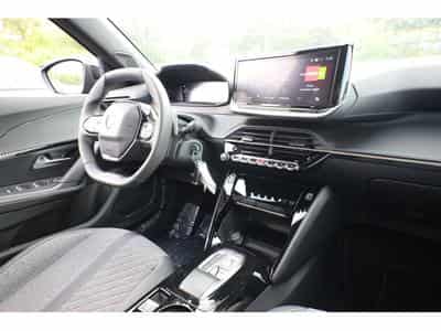 Peugeot 2008 1.2 Hybrid e-DSC6 145 Allure (2025) - Photo 9