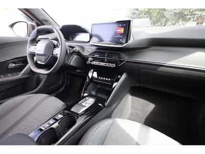 Peugeot 2008 1.2 Hybrid e-DSC6 145 Allure (2025) - Photo 9