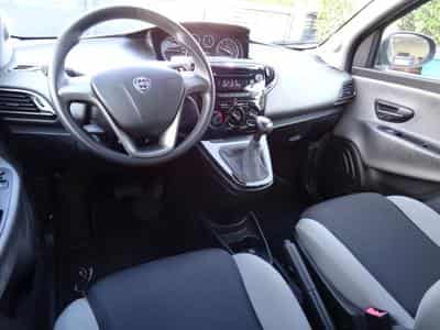 Lancia Ypsilon 0.9 Automatique (2013) - Photo 11