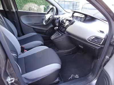 Lancia Ypsilon 0.9 Automatique (2013) - Photo 12