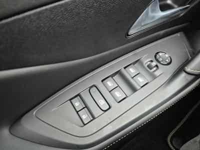 Peugeot 308 1.2 Hybrid e-DSC6 145 GT Exclusive (2026) - Photo 15