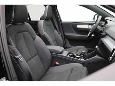 Volvo XC40 2.0 B4 MHD 197  Black Edition (2026) - Photo 14
