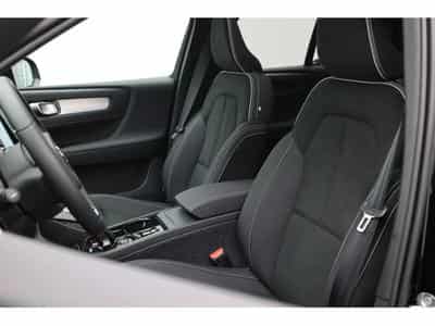 Volvo XC40 2.0 B4 MHD 197  Black Edition (2026) - Photo 7