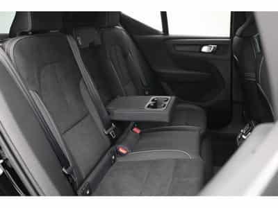 Volvo XC40 2.0 B4 MHD 197  Black Edition (2026) - Photo 8