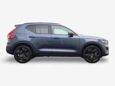 Volvo XC40 2.0 B4 MHD 197  Black Edition (2026) - Photo 4