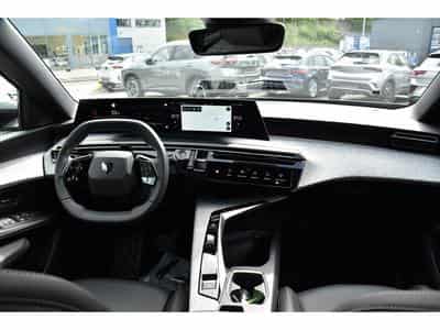 Peugeot 5008 Hybrid 145 Allure e-DCS ACC SG CHFF CAM360 NEUF (2026) - Foto 10