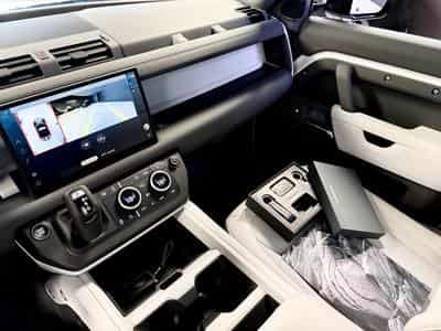 Land-Rover Defender 90 D200 S WARRANTY 2030 (2025) - Photo 12