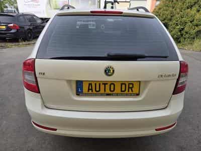 Skoda Octavia Combi 1.6 Tdi 105 CV Garantie 12 Mois (2011) - Photo 4
