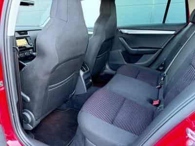 Skoda Octavia Octavia Combi 2.0 TDI /BI-XENON/NAVI/AHK/TÜV/ (2016) - Foto 10