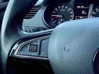 Skoda Octavia Octavia Combi 2.0 TDI /BI-XENON/NAVI/AHK/TÜV/ (2016) - Foto 11