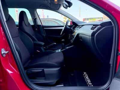 Skoda Octavia Octavia Combi 2.0 TDI /BI-XENON/NAVI/AHK/TÜV/ (2016) - Foto 9