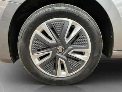 Skoda Fabia Style+P.Style+Led+Navi+DAB+PDC (2023) - Foto 8