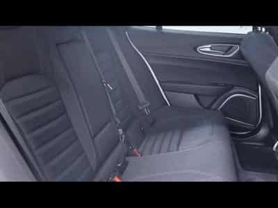 Alfa-Romeo Giulia 2.2 JTD 160 Auto (2022) - Foto 14