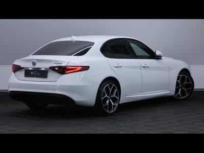 Alfa-Romeo Giulia 2.2 JTD 160 Auto (2022) - Foto 5