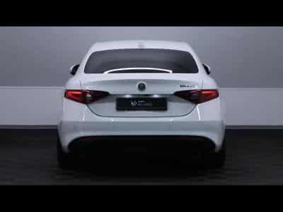 Alfa-Romeo Giulia 2.2 JTD 160 Auto (2022) - Foto 6