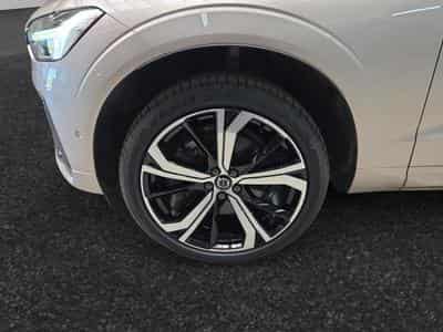Volvo XC60 B5 AWD Ultra Dark / Essence (2025) - Photo 10