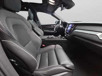 Volvo XC60 B5 AWD Plus Dark / Essence (2025) - Photo 13