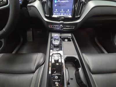 Volvo XC60 B5 AWD Plus Dark / Essence (2025) - Photo 8