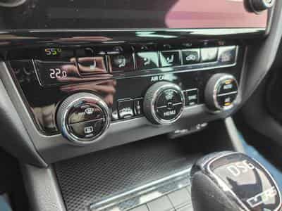 Skoda Octavia Combi RS 2.0 TDI DSG 4X4 CARPLAY GPS SIEGES CHAUFF (2018) - Foto 15