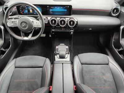 Mercedes A 180 180D PACK AMG CAMERA GPS CARPLAY LED SIEGES ELECTRIQUES (2019) - Photo 11