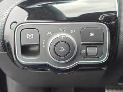 Mercedes A 180 180D PACK AMG CAMERA GPS CARPLAY LED SIEGES ELECTRIQUES (2019) - Photo 15