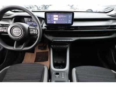 Jeep Avenger 1.2 Hybrid DCT 110 Longitude (2025) - Foto 9