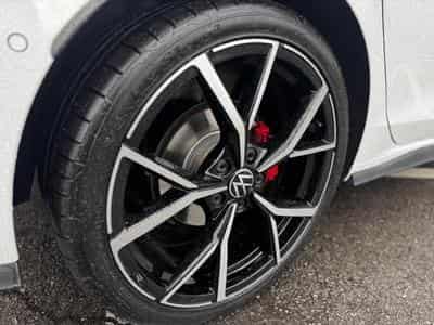 VW Golf GTD VIII 2.0 TDI SCR 200CV (2022) - Photo 11