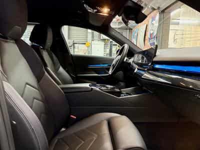 BMW 520 520dA Touring 2.0 197cv Auto HYB-DIE xDrive M-SPORT (2025) - Foto 8