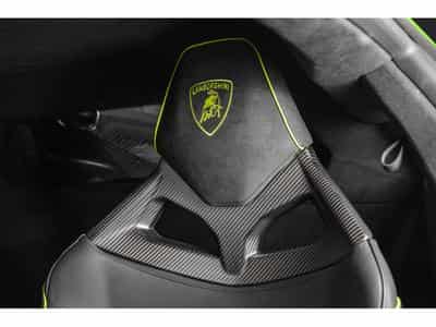 Lamborghini Revuelto AD PERSONAM - VERDE CITREA / ROSSO MARS (2025) - Foto 14