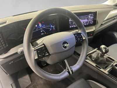 Opel Astra 1.2 Turbo 81kW S/S Edition (2023) - Foto 8