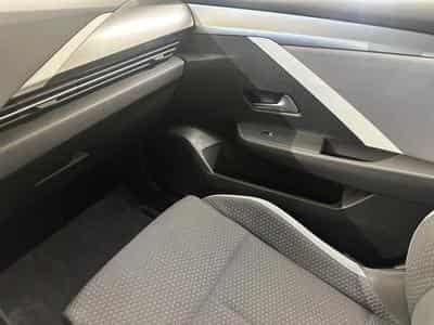 Opel Astra 1.2 Turbo 81kW S/S Edition (2023) - Foto 9