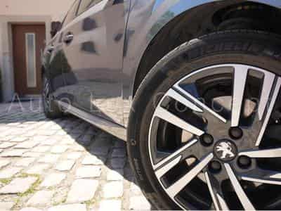 Peugeot 208 1.2 PureTech 100 S&S Allure Pack (2022) - Photo 13