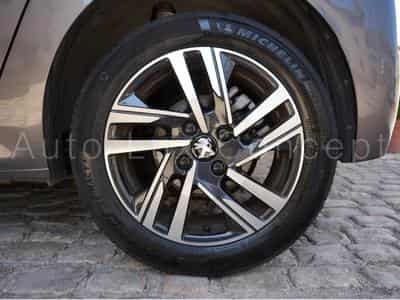Peugeot 208 1.2 PureTech 100 S&S Allure Pack (2022) - Photo 15