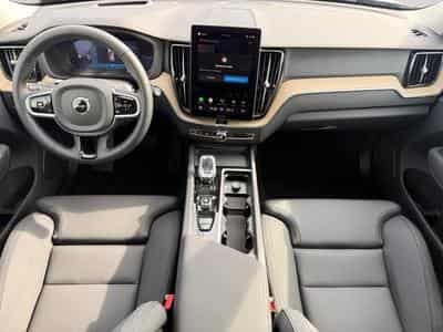 Volvo XC60 Facelift T6  Plus Dark (2025) - Foto 10