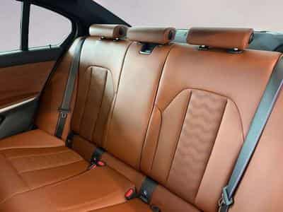 BMW M3 Limousine HK HiFi DAB LED RFK Komfortzg. Shz (2025) - Foto 9