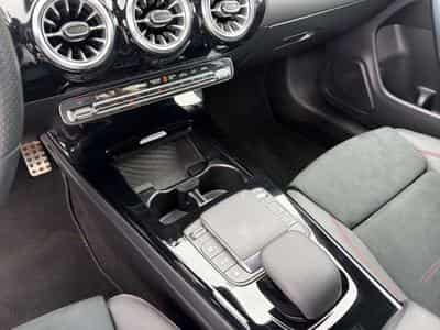 Mercedes CLA 200 AMG Line (2023) - Photo 15