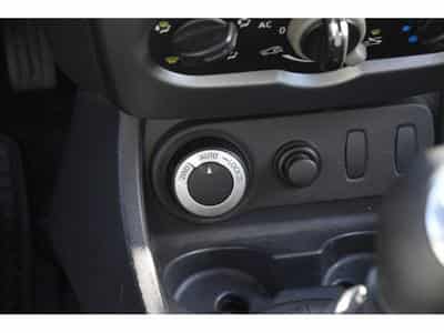 Dacia Duster 4x4 1,6i16V (2012) - Photo 9
