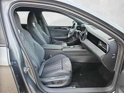 VW Passat Variant 2.0 TDI 142 kW 4Motion R-Line (2026) - Photo 10