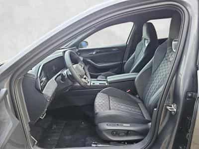 VW Passat Variant 2.0 TDI 142 kW 4Motion R-Line (2026) - Photo 9
