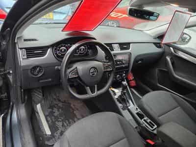 Skoda Octavia BREAK TDI DSG (2019) - Foto 6