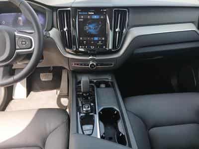 Volvo XC60 B5 Core / Essence (2025) - Foto 8