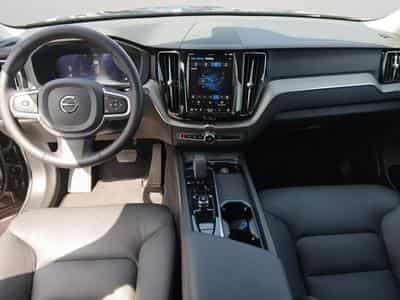 Volvo XC60 B5 Core / Essence (2025) - Foto 9