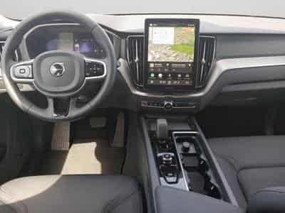 Volvo XC60 B5 Core FACELIFT / Essence (2025) - Photo 9
