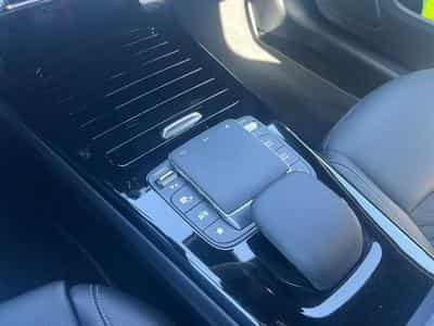 Mercedes A 250 HYBRIDE ESSENCE BUSINESS LINE (2022) - Photo 9