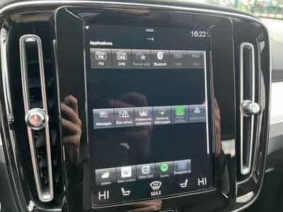 Volvo XC40 1.5 HYBRIDE ESSENCE 211 CV (2022) - Photo 10