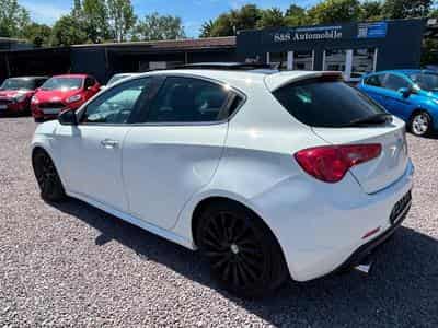 Alfa-Romeo Giulietta Giulietta Quadrifoglio Verde *Panorama*LED* (2013) - Foto 6