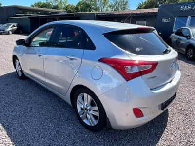 Hyundai i30 i30 Lim. 1.6 CRDi *LED*PDC*Tempomat*Euro5* (2014) - Foto 6