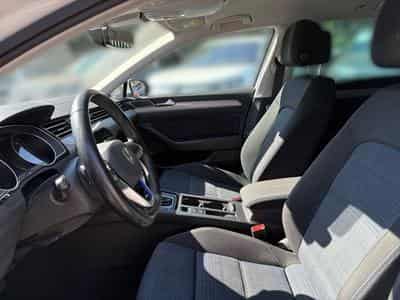VW Passat Passat Variant GTE (2020) - Photo 8